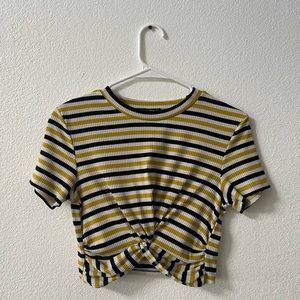 Women’s Cropped Shirt with Front Tie
